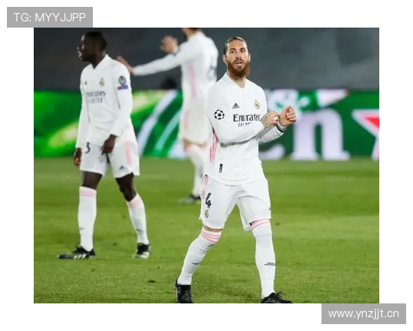 拉莫斯：边后卫转中卫的战术角色演变分析