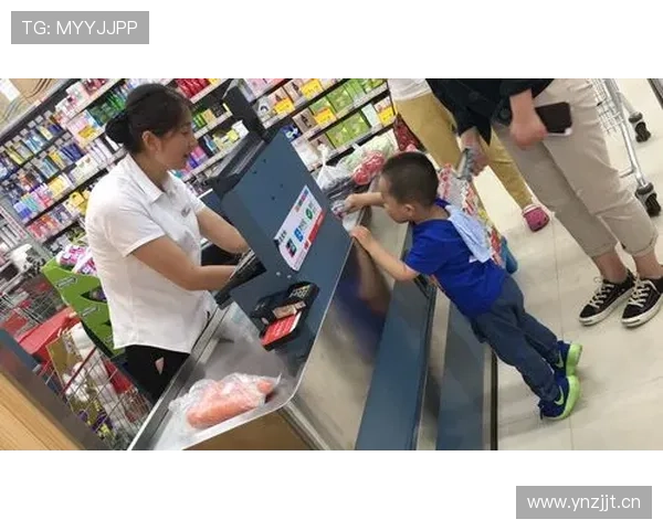 蒋林静买菜像拍大片，超市阿姨一脸问号